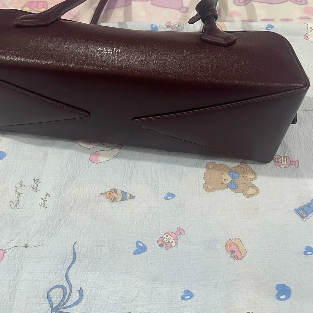 Alaia Burgundy Leather Shoulder Bag